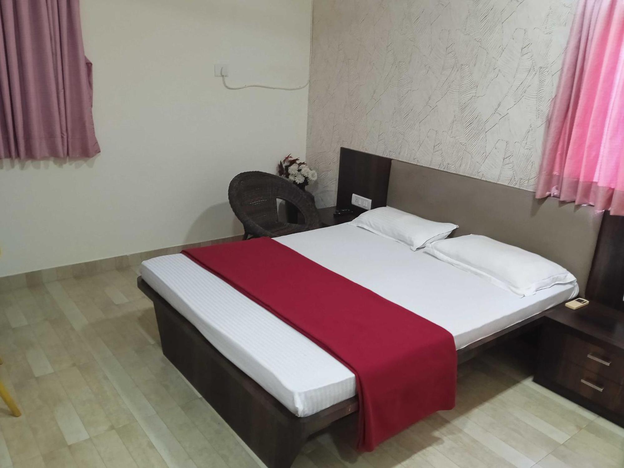 Hotel O Shooolin Homestay Gandaulim Zewnętrze zdjęcie